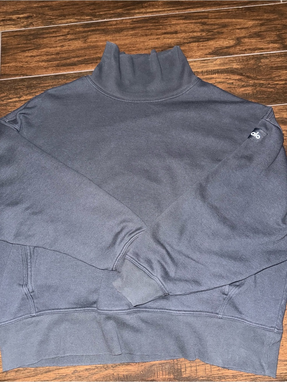 Alo Yoga Hazy Mock Neck Pullover in Anthracite